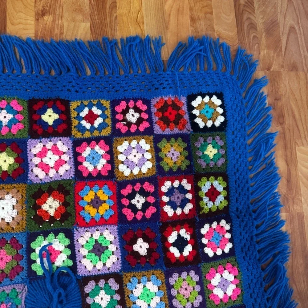 Vintage Handmade Crochet Afghan Granny Square Blue Edge 44 x 49 Throw 80 Squares